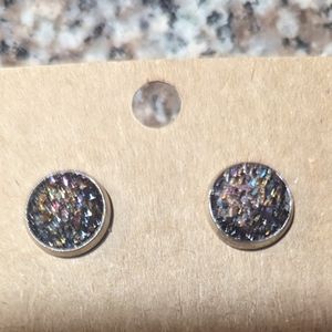 Dark sparkle stud earrings